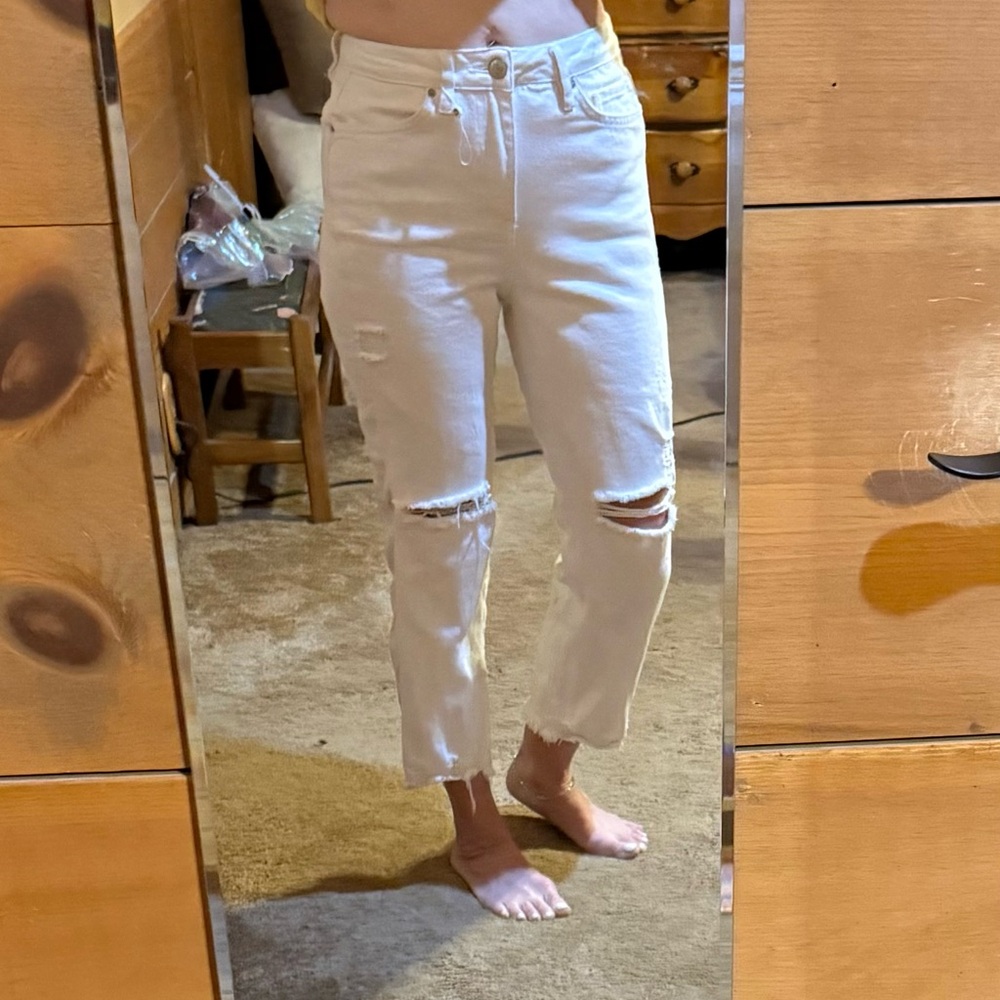 White cropped jeans